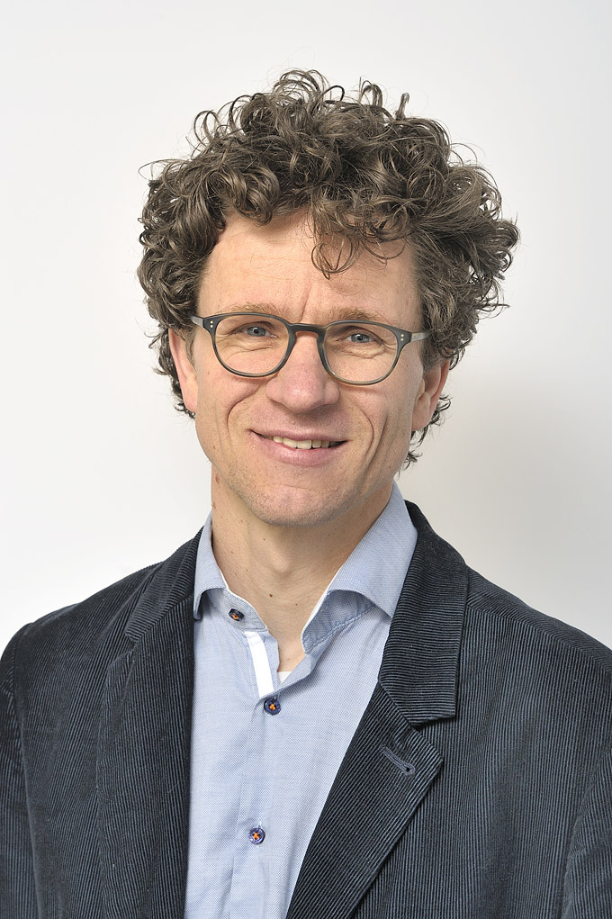 Prof. Gabe Sonke